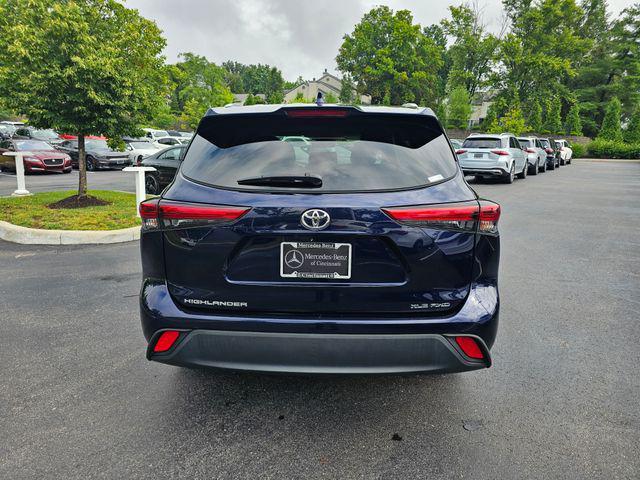 used 2022 Toyota Highlander car, priced at $34,071