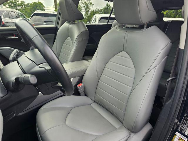 used 2022 Toyota Highlander car, priced at $34,071
