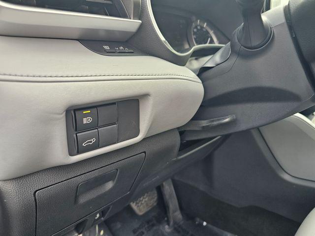 used 2022 Toyota Highlander car, priced at $34,071