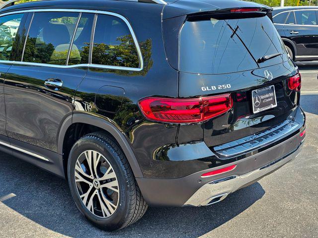 new 2025 Mercedes-Benz GLB 250 car, priced at $53,220