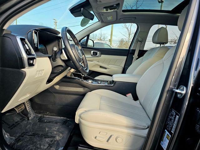 used 2022 Kia Sorento Plug-In Hybrid car, priced at $30,560