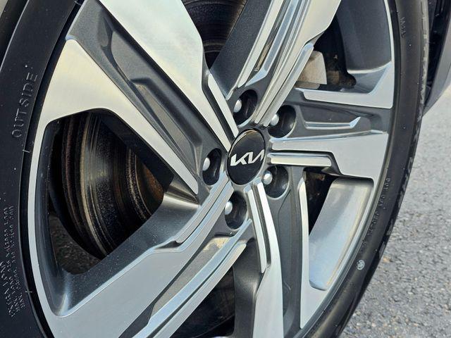 used 2022 Kia Sorento Plug-In Hybrid car, priced at $30,560