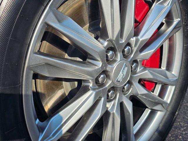 used 2022 Cadillac XT5 car, priced at $31,672