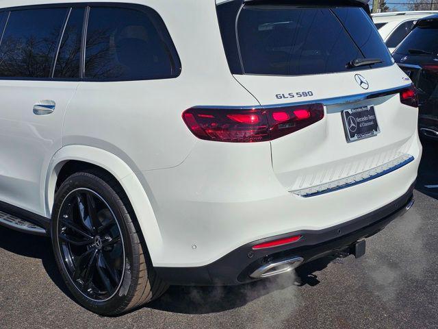 new 2025 Mercedes-Benz GLS 580 car, priced at $125,290
