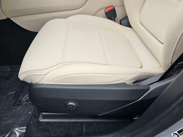 new 2025 Mercedes-Benz GLC 350e car, priced at $65,625