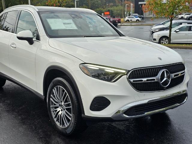 new 2025 Mercedes-Benz GLC 300 car, priced at $60,265