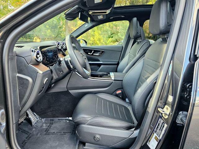 new 2025 Mercedes-Benz GLC 300 car, priced at $60,585