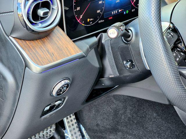 new 2025 Mercedes-Benz GLC 300 car, priced at $60,585