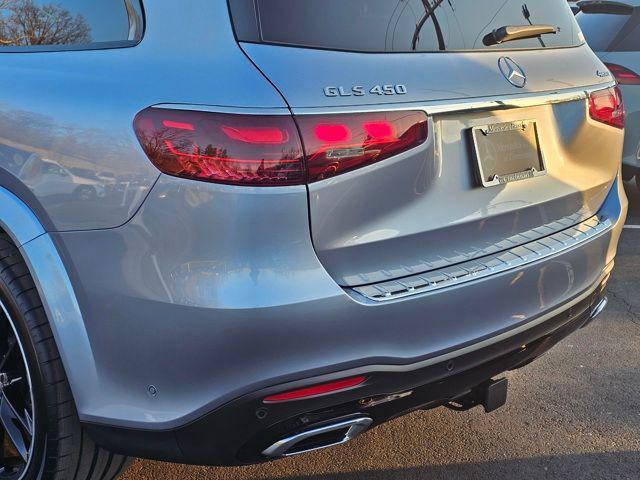 new 2025 Mercedes-Benz GLS 450 car, priced at $114,795