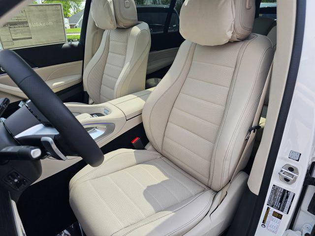 new 2025 Mercedes-Benz GLS 450 car, priced at $102,735