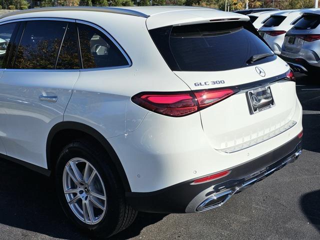 new 2025 Mercedes-Benz GLC 300 car, priced at $58,165