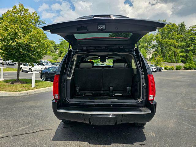 used 2009 Cadillac Escalade car, priced at $9,850