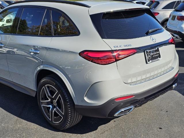 new 2025 Mercedes-Benz GLC 300 car, priced at $62,005