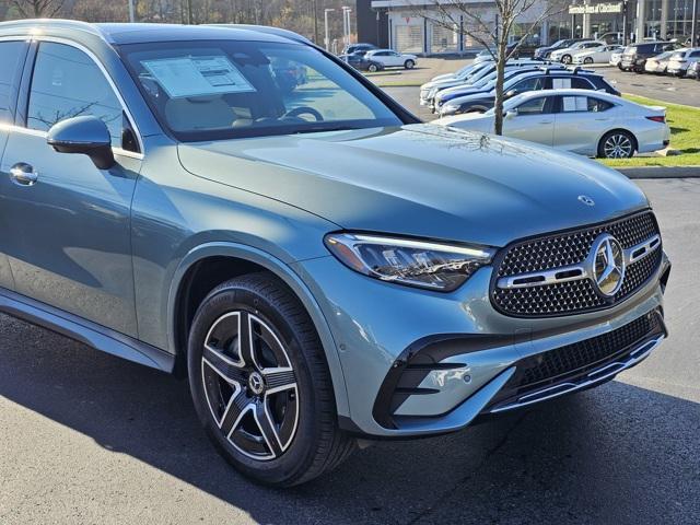 new 2025 Mercedes-Benz GLC 300 car, priced at $61,285