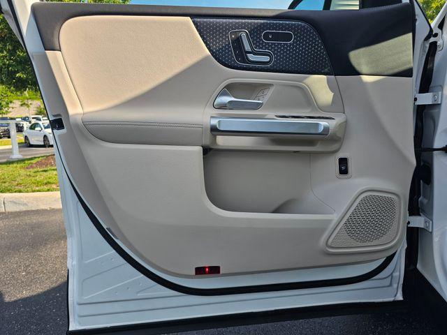 new 2025 Mercedes-Benz GLB 250 car, priced at $50,935