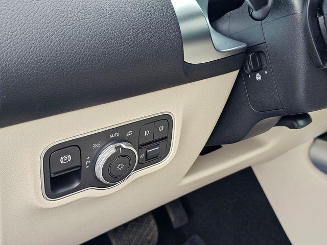 new 2026 Mercedes-Benz GLB 250 car, priced at $52,985