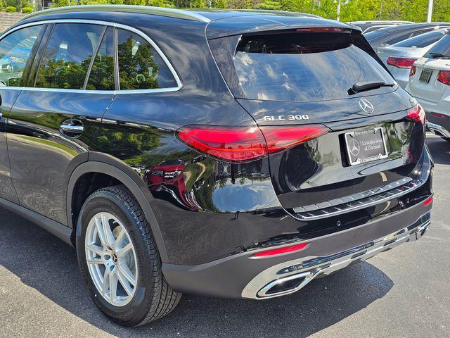 new 2025 Mercedes-Benz GLC 300 car, priced at $56,605
