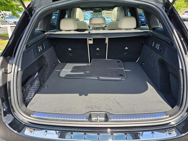 new 2025 Mercedes-Benz GLC 300 car, priced at $56,605