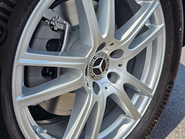 new 2025 Mercedes-Benz GLC 300 car, priced at $56,605