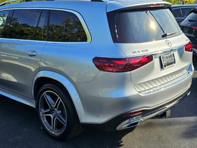 new 2025 Mercedes-Benz GLS 450 car, priced at $95,915