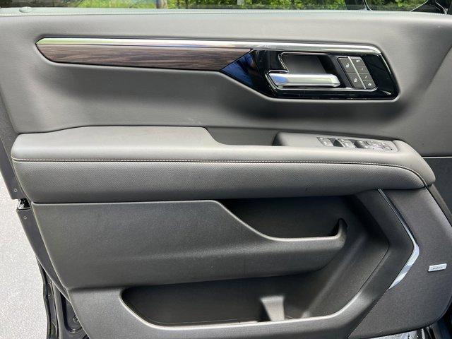 new 2025 Chevrolet Suburban car, priced at $86,594