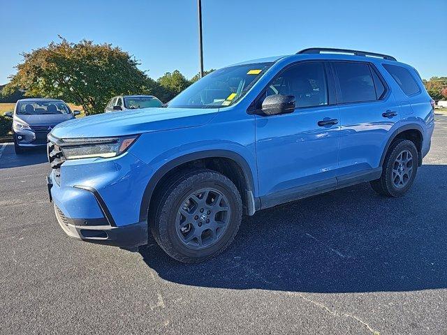 used 2025 Honda Pilot car, priced at $42,400