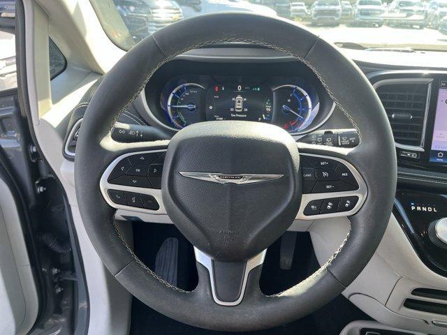 used 2022 Chrysler Pacifica Hybrid car, priced at $32,900