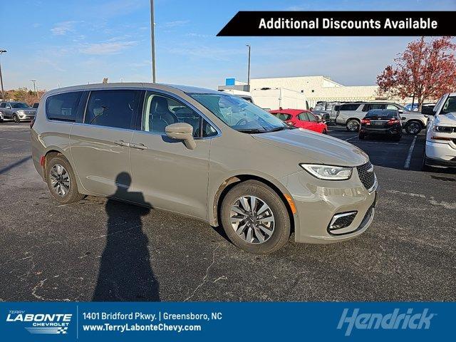 used 2022 Chrysler Pacifica Hybrid car, priced at $28,700