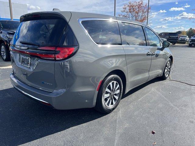 used 2022 Chrysler Pacifica Hybrid car, priced at $32,900