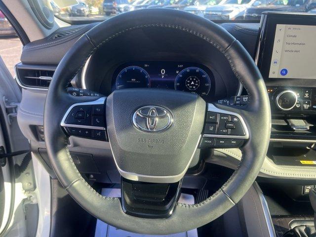 used 2023 Toyota Highlander car, priced at $43,900