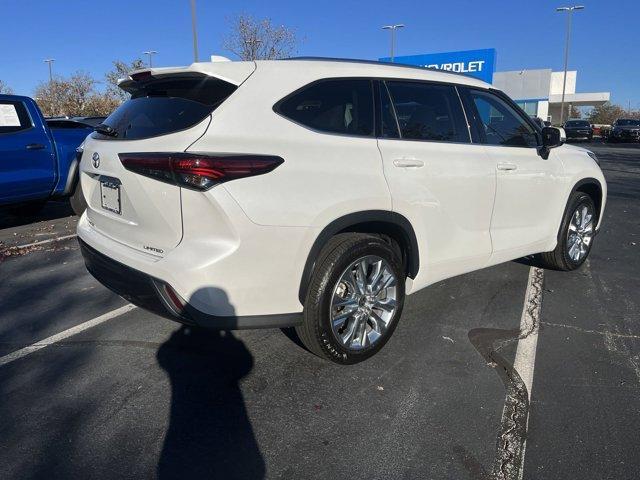 used 2023 Toyota Highlander car, priced at $43,900