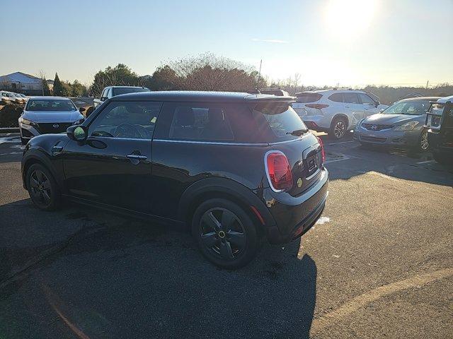 used 2022 MINI SE Hardtop car, priced at $17,900