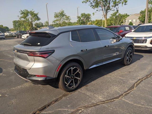 new 2025 Chevrolet Equinox EV car, priced at $43,590