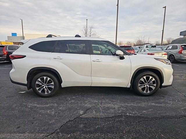 used 2024 Toyota Highlander car, priced at $40,900