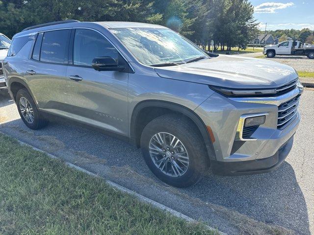used 2024 Chevrolet Traverse car, priced at $40,900