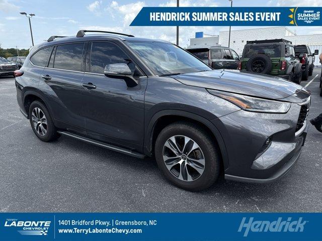 used 2021 Toyota Highlander car, priced at $28,500