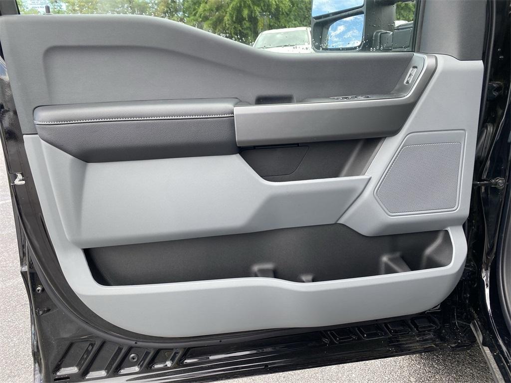 new 2025 Ford F-250 car, priced at $64,825