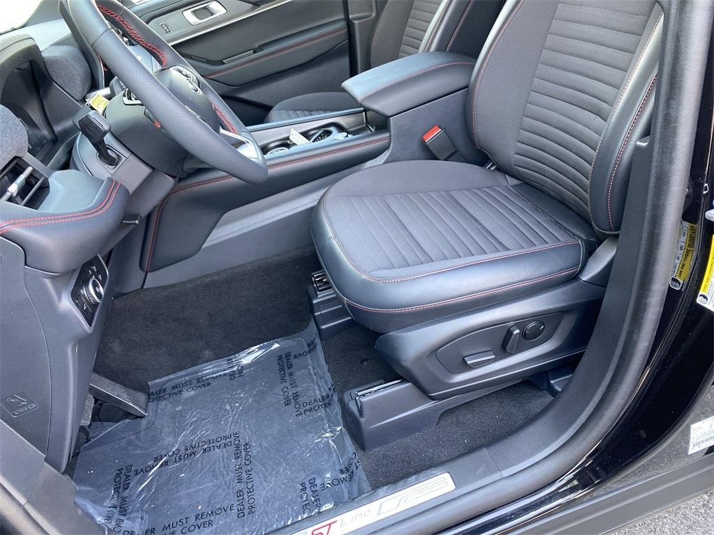 used 2025 Ford Explorer car, priced at $43,367