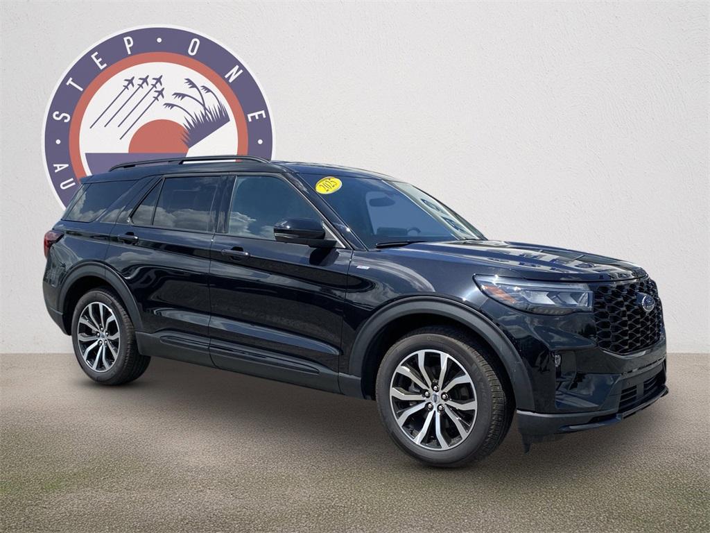 used 2025 Ford Explorer car, priced at $43,367
