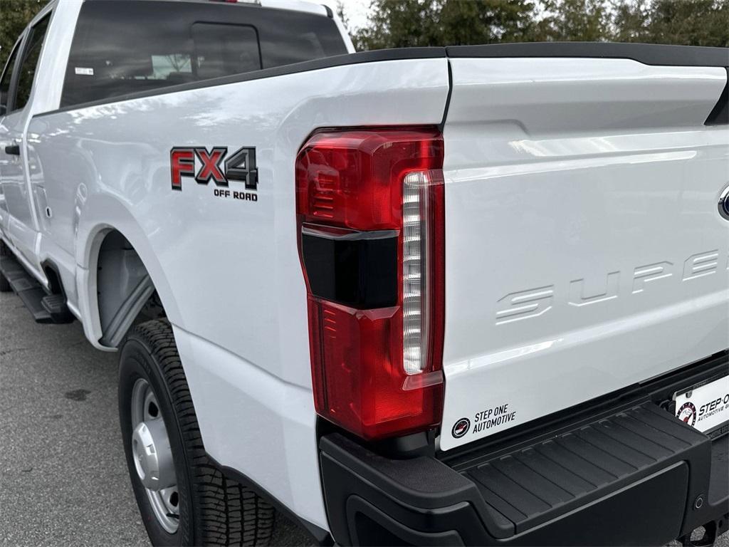 new 2024 Ford F-350 car, priced at $63,559