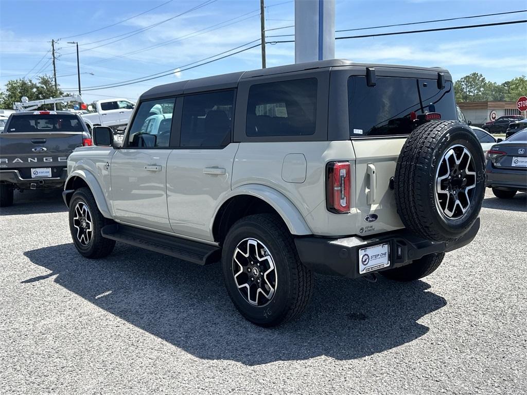 new 2025 Ford Bronco car, priced at $50,961