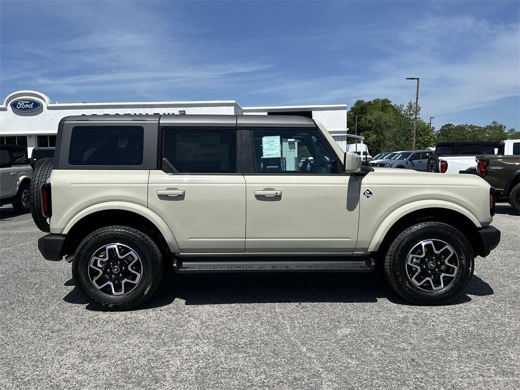 new 2025 Ford Bronco car, priced at $50,961