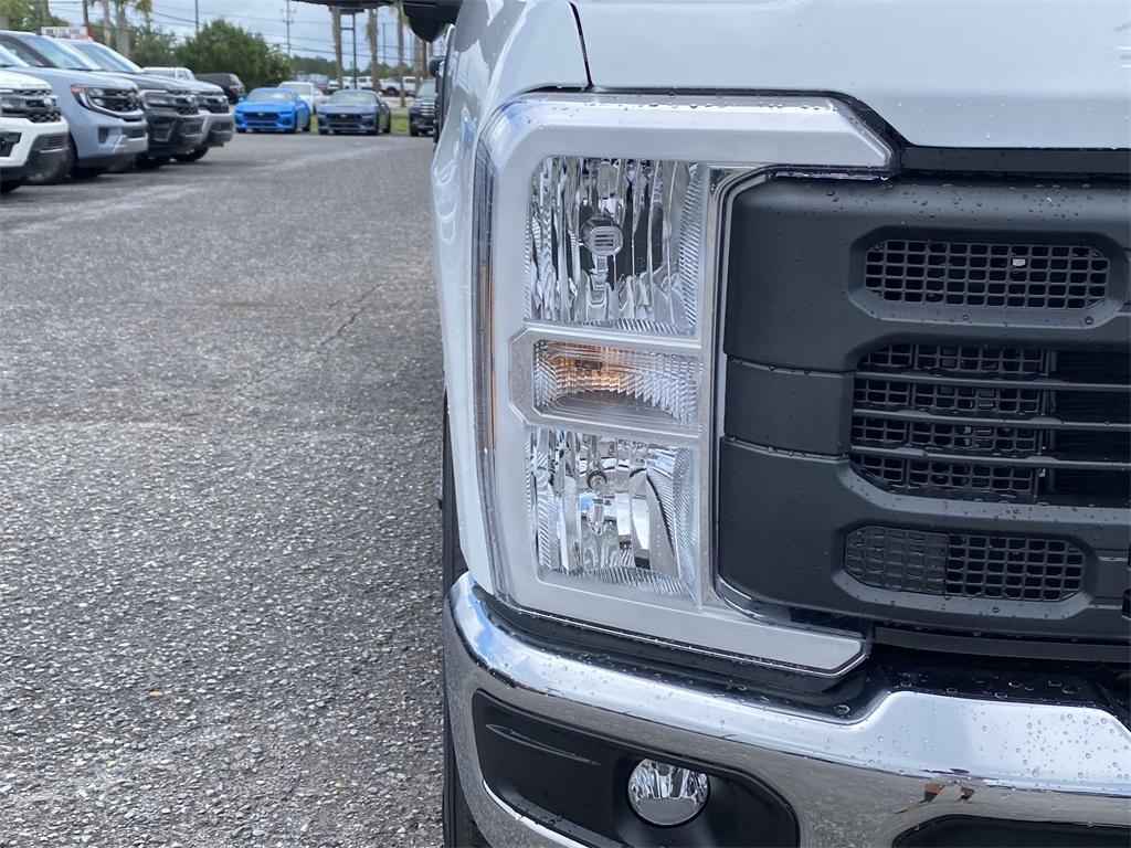 new 2025 Ford F-350 car, priced at $61,115