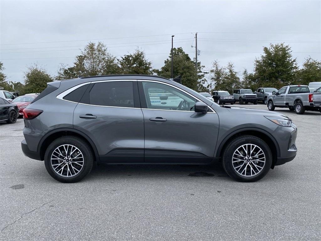 new 2025 Ford Escape car, priced at $43,525