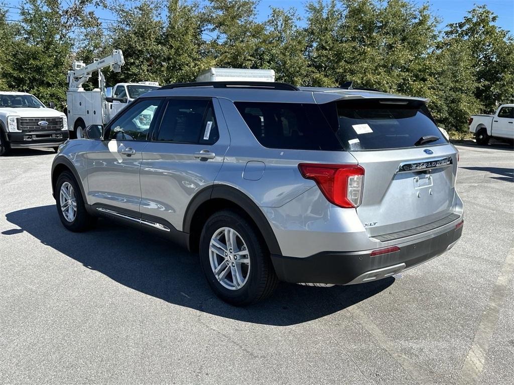 new 2024 Ford Explorer car, priced at $40,906