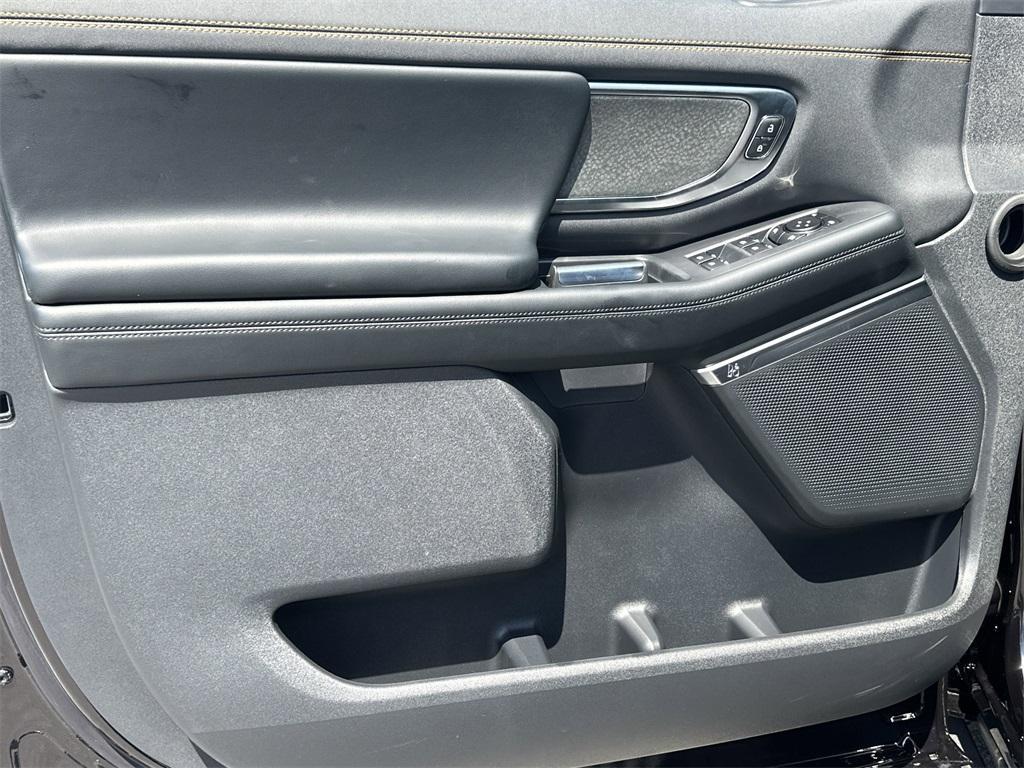 new 2025 Ford Expedition car, priced at $83,025