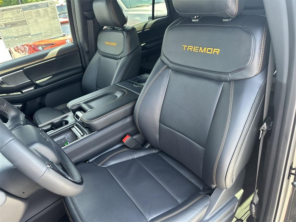 new 2025 Ford Expedition car, priced at $83,025