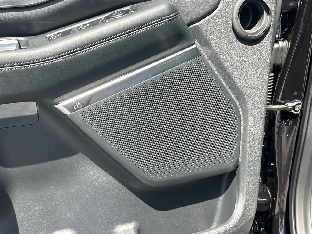 new 2025 Ford Expedition car, priced at $83,025