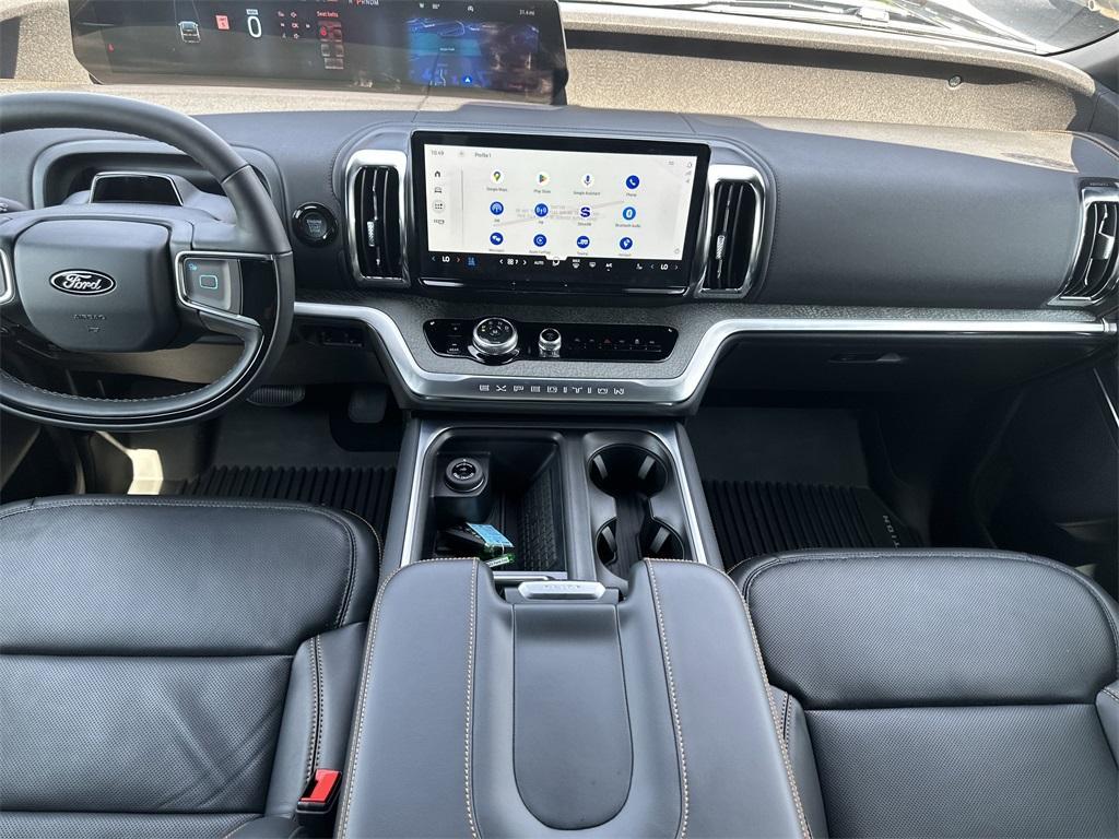 new 2025 Ford Expedition car, priced at $83,025