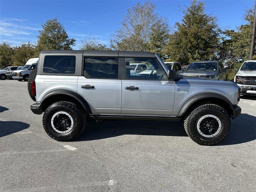 new 2024 Ford Bronco car, priced at $51,618